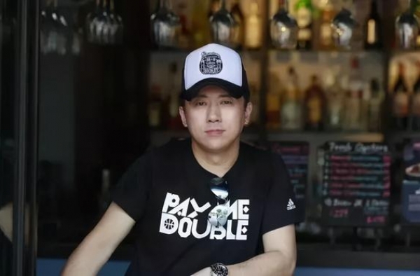 老婆临终前严重腹积水！TVB男星饱受丧妻打击泪流不停：不舍得