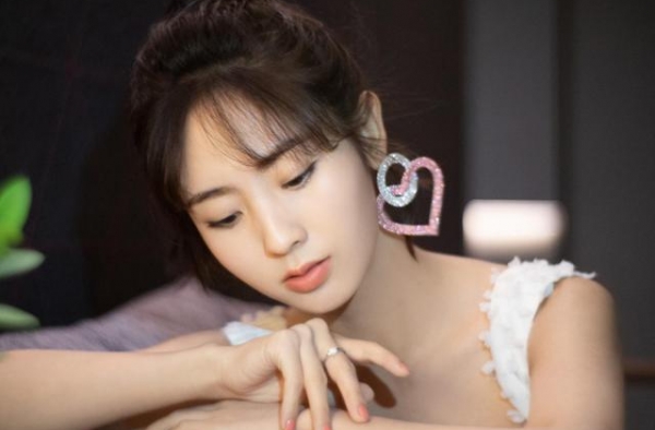 凭借“网剧”爆火的4位女星，陈瑶、沈月上榜，而她已红成一线