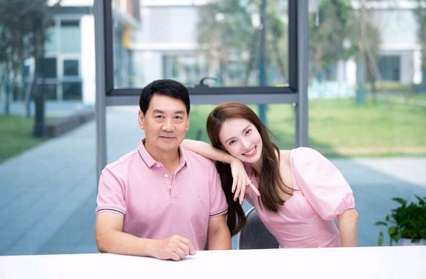 张继科为金晨上综艺，两人夜会曾被拍，女方符合男方的择偶标准