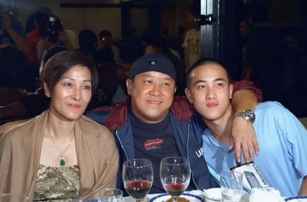 曾志伟二婚老婆去世，两人分居二十年：凑合的婚姻，比死亡更可怕