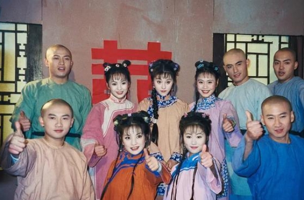《还珠格格》毁童年？来看看这些没发现的“段子”吧