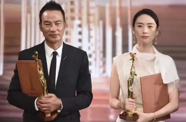 17岁出道，15年磨一剑，35岁夺视后，童瑶凭啥如此“豪横”