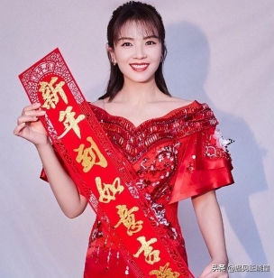 刘涛的一抹笑容，堪称治愈系笑容，给人阳光般的温暖