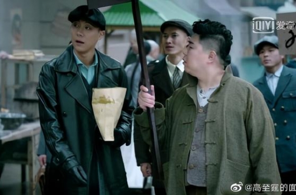 当初在演员请就位被为难，如今是两部剧大男主，网友：莫欺少年穷