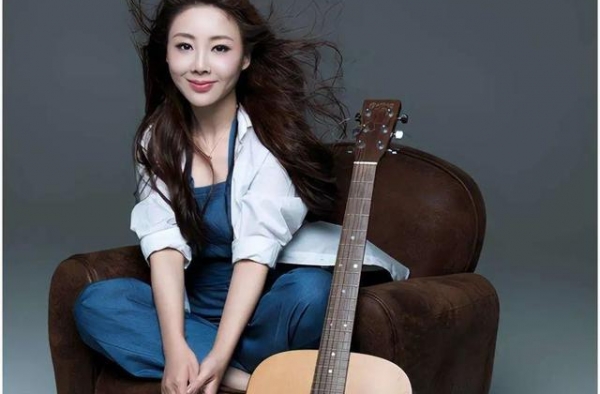 阿朵闺蜜“心疼”小三：你们异地恋这四年，辛苦了?