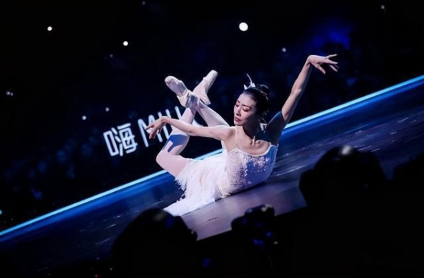 谭元元参加舞蹈节目是降维打击？那是对舞台的爱