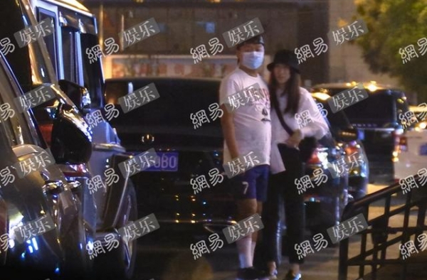 恋情告急？陈羽凡2次拒绝女友肢体接触＂冷酷到底＂