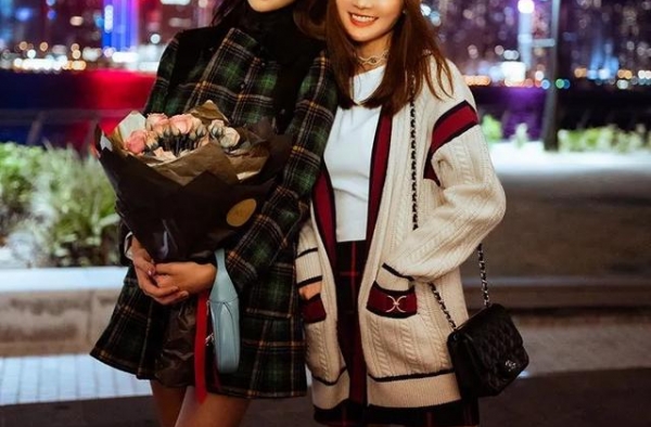 37岁蔡卓妍与27岁吴千语同框，完全看不出年龄差！被赞劲少女