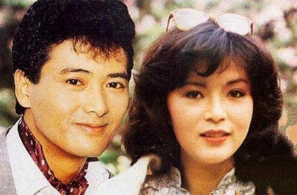 陈玉莲与周润发交往5年却少见他家人，周润发：母亲永远是第一位