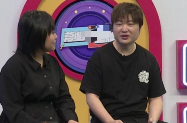 综艺导演爆料关晓彤对他冷漠，对明星热情？却赞其性格真实直率