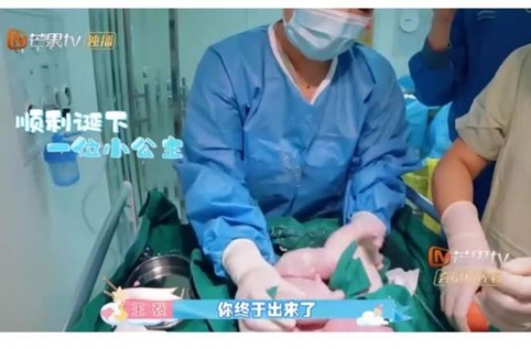刘璇晒生孩子视频，之前晒孕肚劈叉照，真的是为了红什么都可以做