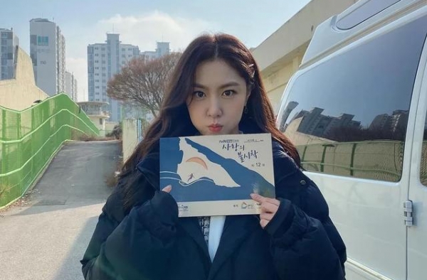 36岁韩国女明星公开7年独居日常，白富美滤镜碎了一地