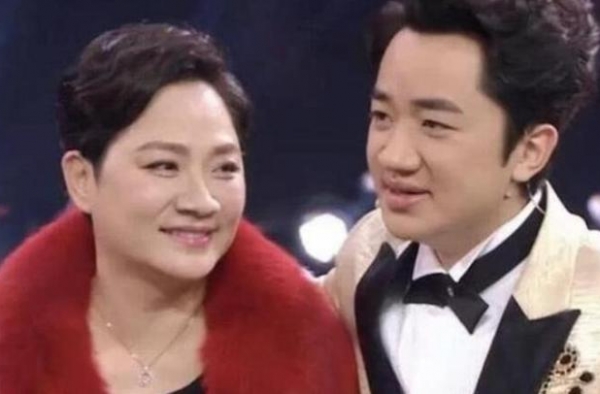 有种基因叫复制粘贴，戚薇黄磊不算啥，看到她才知道啥叫宛如本尊