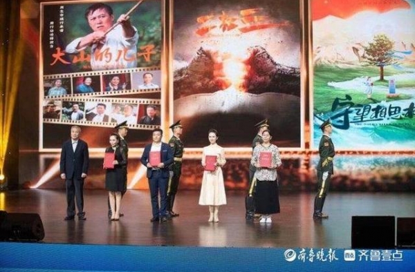 《二杠三》获国防万映优秀扶持影片！听淄博这名导演说拍摄的故事