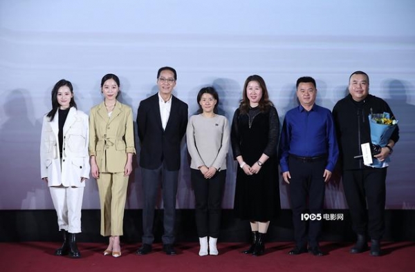 冯远征新片变身拾荒老人 抨击演员综艺“作秀”