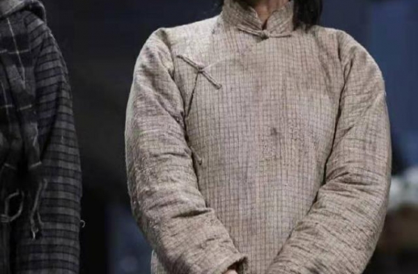 孟美岐因美甲被骂！什么气质就配什么“指甲”，女人千万别乱搭
