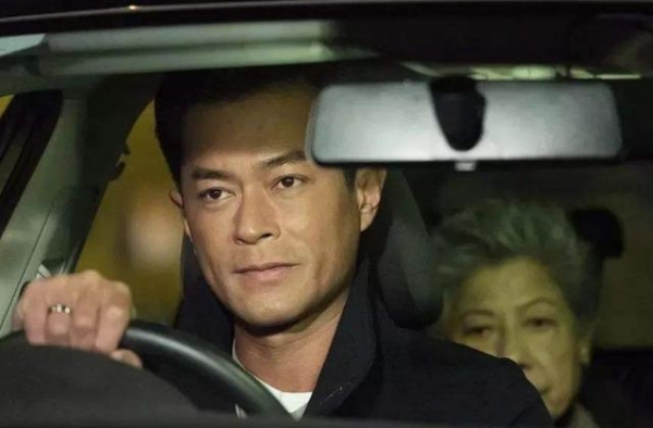 “鬼后”罗兰，被嫌晦气86岁仍单身，古天乐：要照顾罗姨一辈子