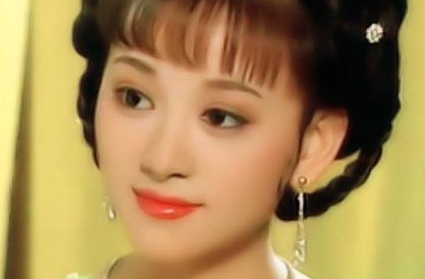 她是80年代“古装美人”，因车祸毁容，隐退娱乐圈，逆袭成富婆