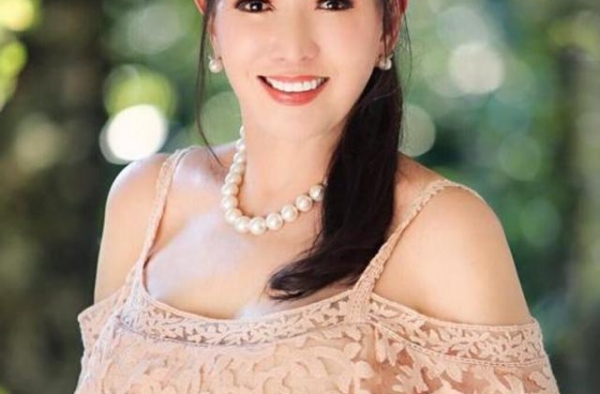 泰国版赵雅芝，实际年龄73岁，看上去只有37岁，曾风靡全世界