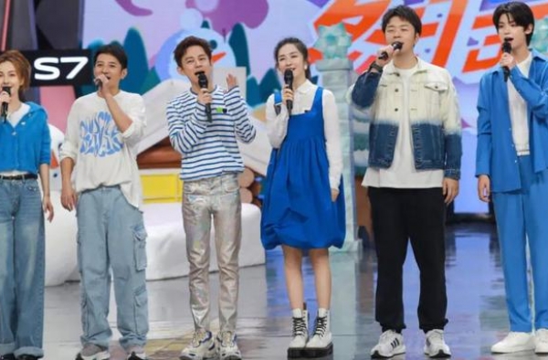 《快本》主持人针对过黄明昊？李维嘉和谢娜对话微妙，反复说老赖