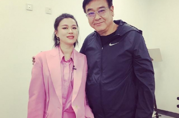 黄璐退出《演员请就位》耳环竟是张艺兴设计的？