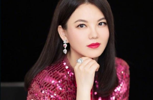 都是明星炫富，为什么许凯，戚薇炫富就那么招人喜欢？