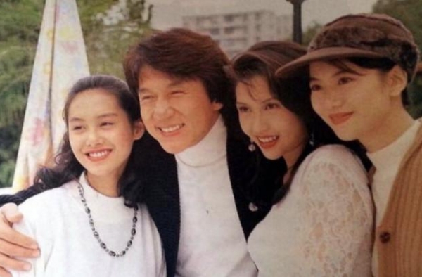 性感妖娆，风情万种，邱淑贞大女儿又是一个美人胚