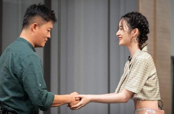 李诚儒再现犀利评论，痛斥某导演私会鲜肉演员，指的是郭敬明吗？