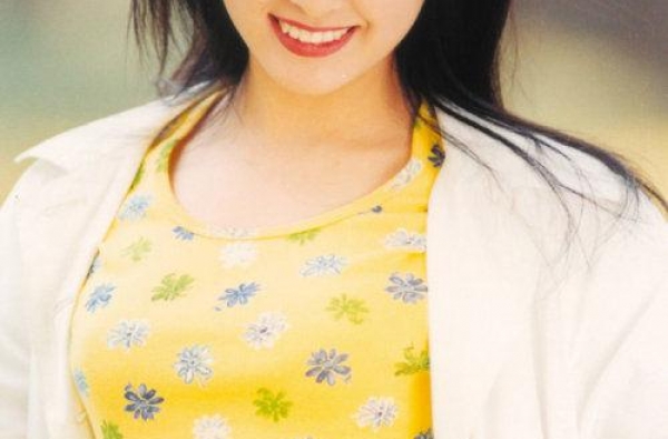 她是“回族第一美人”，痴恋张铁林，后嫁大23岁老公幸福美满