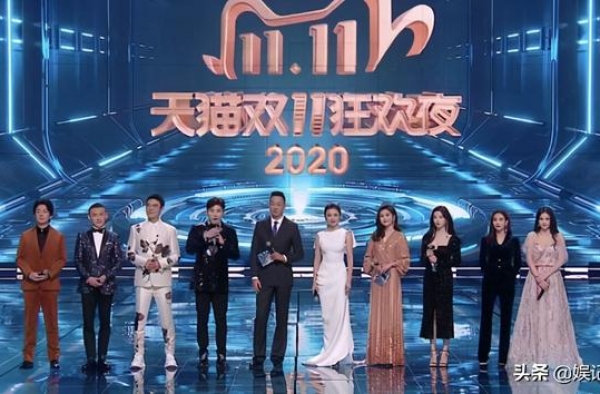 双11晚会：郑爽复古造型超甜，关晓彤生图绝美，吴宣仪被指土气