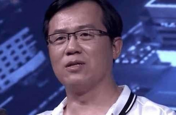 卓伟为何频繁谈及“同情刘亦菲”？刘亦菲为何被称为“扬州瘦马”