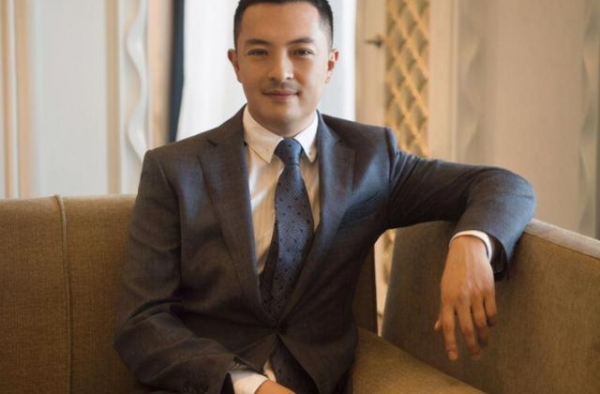 富大龙近况曝光，8岁出道，31岁成三料影帝，今与妻子仍租房住