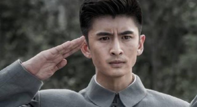新《亮剑》窒息操作多，演员演技太尬，网友直呼：求放过