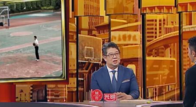 我叫钟南山，我是一名胸肺科的医生