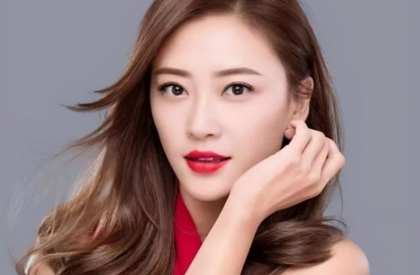 娱乐圈被吐槽母老虎的女星，应采儿袁咏仪上班，偏偏都遇到好老公