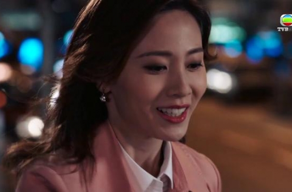 TVB小花朱晨丽拍戏肯熬肯拼，但失去高层照顾后或上位受阻