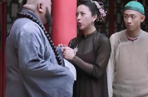 揭秘《鹿鼎记》，韦小宝为啥戴绿帽、鳌拜到底姓啥？