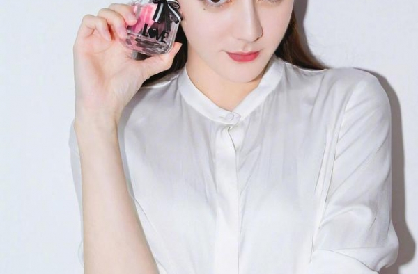 娱乐圈的大美女之一——迪丽热巴
