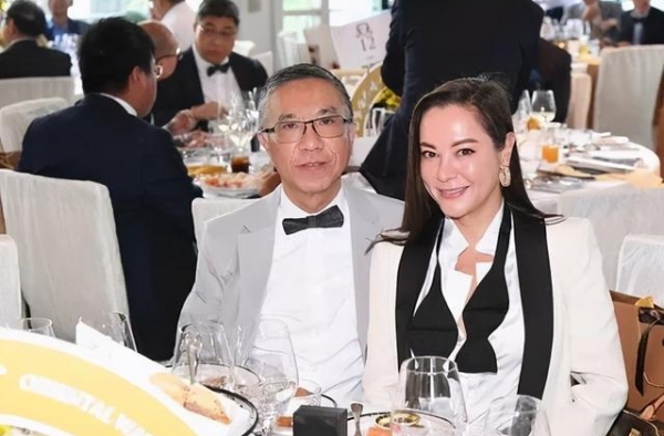 恭喜！50岁香港富三代雷怡晖与63岁男友注册，婚讯令爸爸放心