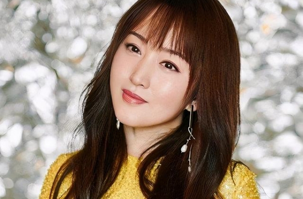 2位70后女艺人，温柔漂亮脾气好，但至今仍未结婚