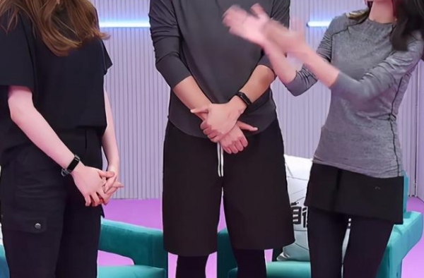 欧阳娜娜发胖严重，身材魁梧比陈伟霆还大只，原来女星真的不能胖