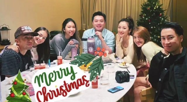 吴千语与好友提前过圣诞，三男四女聚会，疑似只有吴千语落单