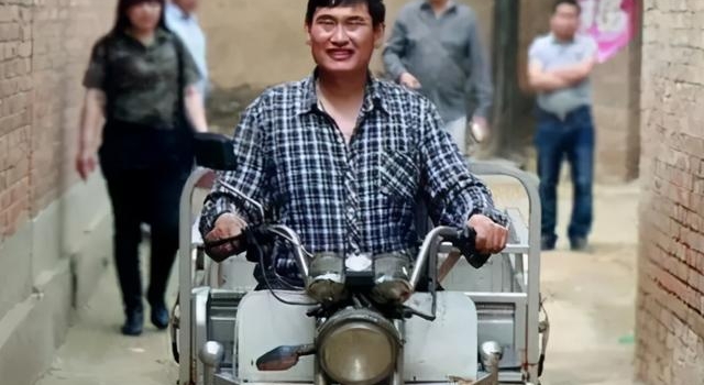 网友爆料朱之文出轨偷税漏税，大衣哥强硬回应：都是胡编乱造