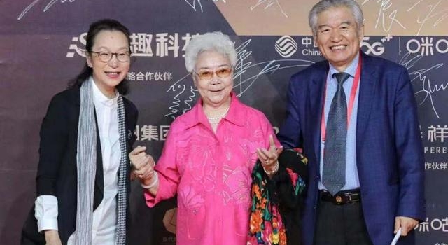 第33届金鸡奖颁奖典礼即将开始，看看刚才红毯上都来了谁？