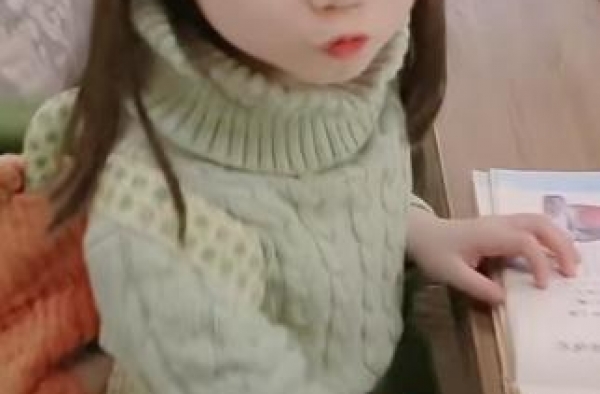 陈浩民6岁女儿要进娱乐圈？妻子晒拍戏花絮，被质疑拿孩子捞金