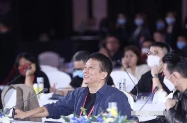 同样是采访刘德华：邓超喊华哥，沈腾喊华仔，情商高低一目了然
