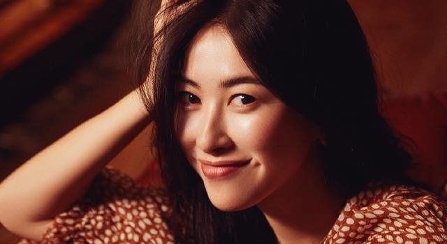 媚骨天成、风情万种，说的大概就是朱珠这样的女明星吧