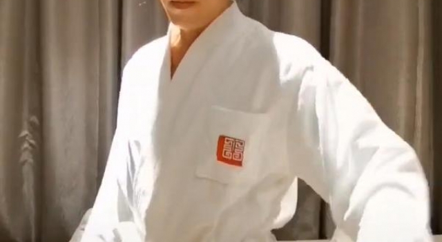 ＂令狐冲＂吕颂贤近照曝光，面色蜡黄显沧桑，为养生吃素26年