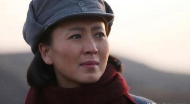 “春晚常客”闫学晶和儿媳妇同框似姐妹，45岁为二婚老公生二胎