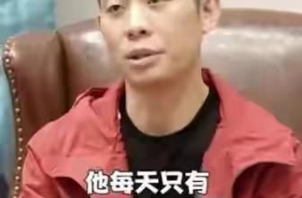70岁张艺谋被曝一天只睡3小时吃一顿饭 新剧上映8天票房破亿